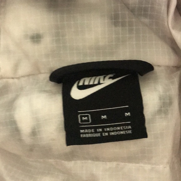 Brand new Nike coat - Picture 14 of 16